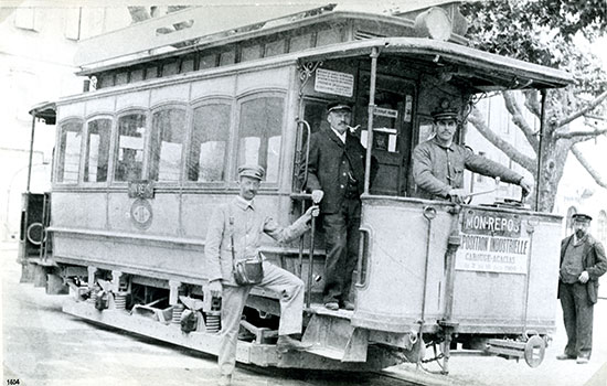 Ce 2/2 n°11 (série 1 à 25) au terminus de la place du Marché en 1906