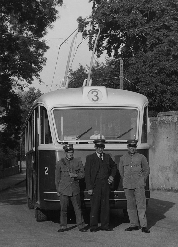 Premier trolleybus le 11.09.1942 - Collection SNOTPG Premier trolleybus le 11.09.1942 - Collection SNOTPG