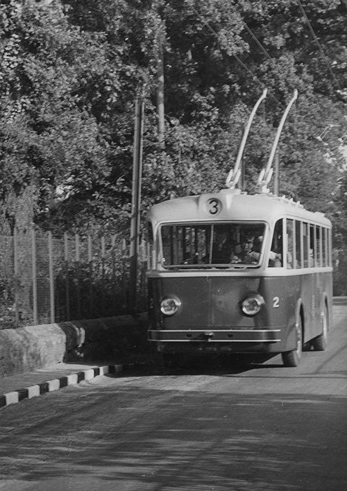 Premier trolleybus circulant entre Gd-pré et Petit-Saconnex - 11.09.1942 - Collection SNOTPG Premier trolleybus circulant entre Gd-pré et Petit-Saconnex - 11.09.1942 - Collection SNOTPG