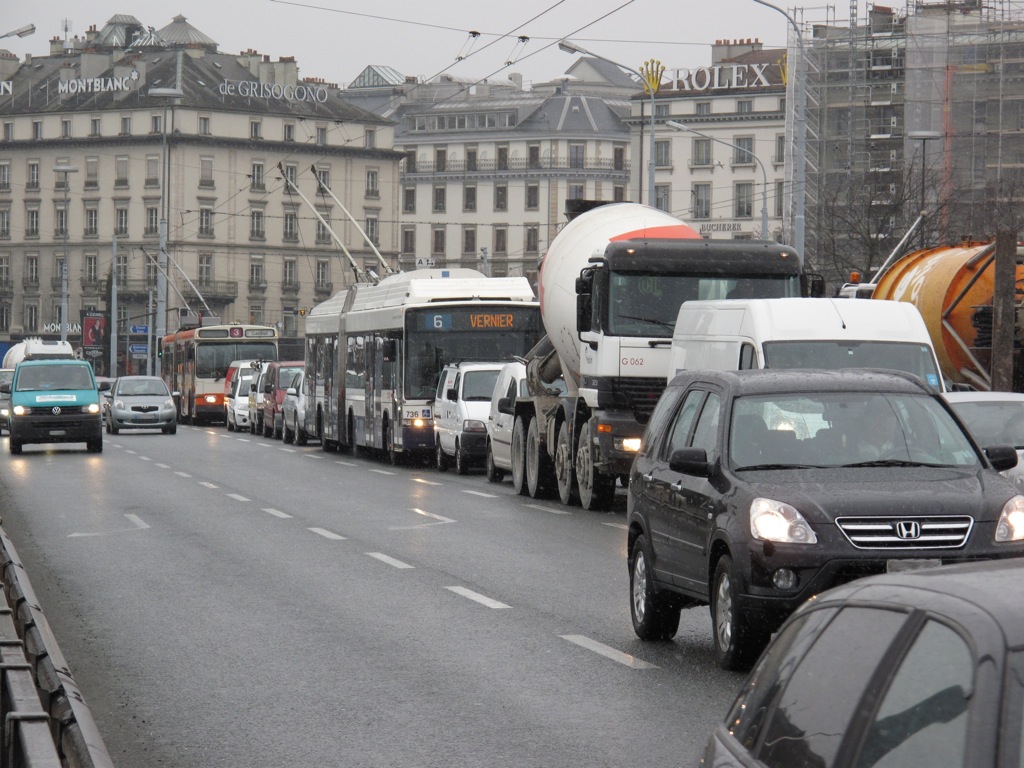 Amélioration des vitesses commerciales de quatre lignes des transports publics genevois