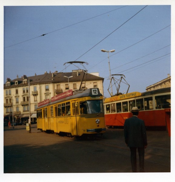 1972 - Place de Neuve - Motrice de BEB - Collection "JM Lacreuse"