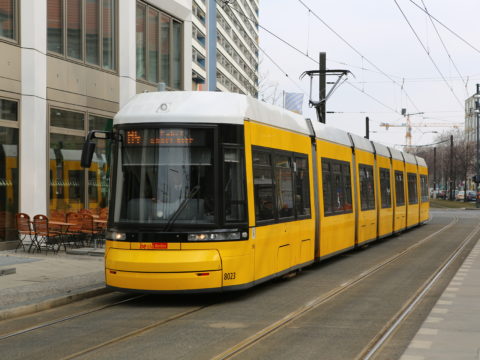 Toute l’Allemagne avec le Deutschlandticket à 49 € par mois, une formule qui offre un accès illimité aux trains régionaux en 2e classe et à l’ensemble des réseaux de transport public allemands à compter de ce lundi 1er mai 2023