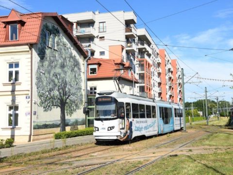 Livrées classiques, publicitaires et spéciales habillant les tramways de Cracovie (Pologne)