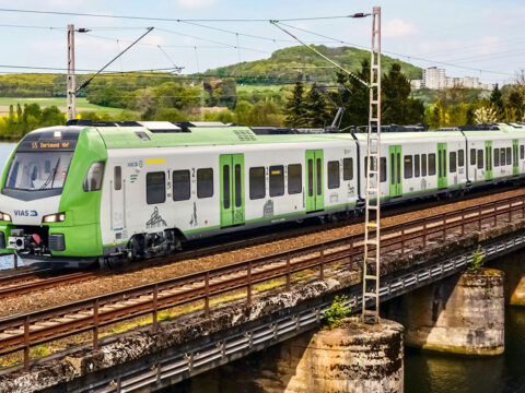 Stadler fournira des FLIRT XL modernes pour le S-Bahn Rhin-Ruhr